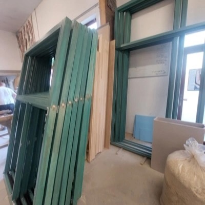 Készülő fa nyílászáró